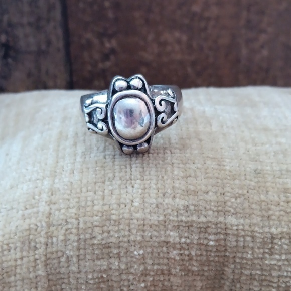 Silver Ring - Picture 5 of 12